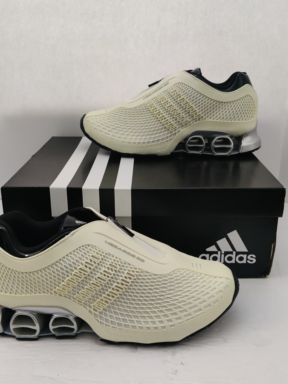 Men's Size 6 - adidas Megaride S2 JE0902 Off White Matte Silver New In Box